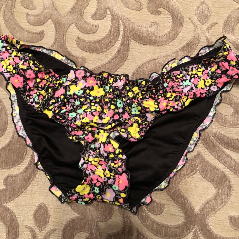 Victoria’s Secret scrunch butt bathing suit bottom